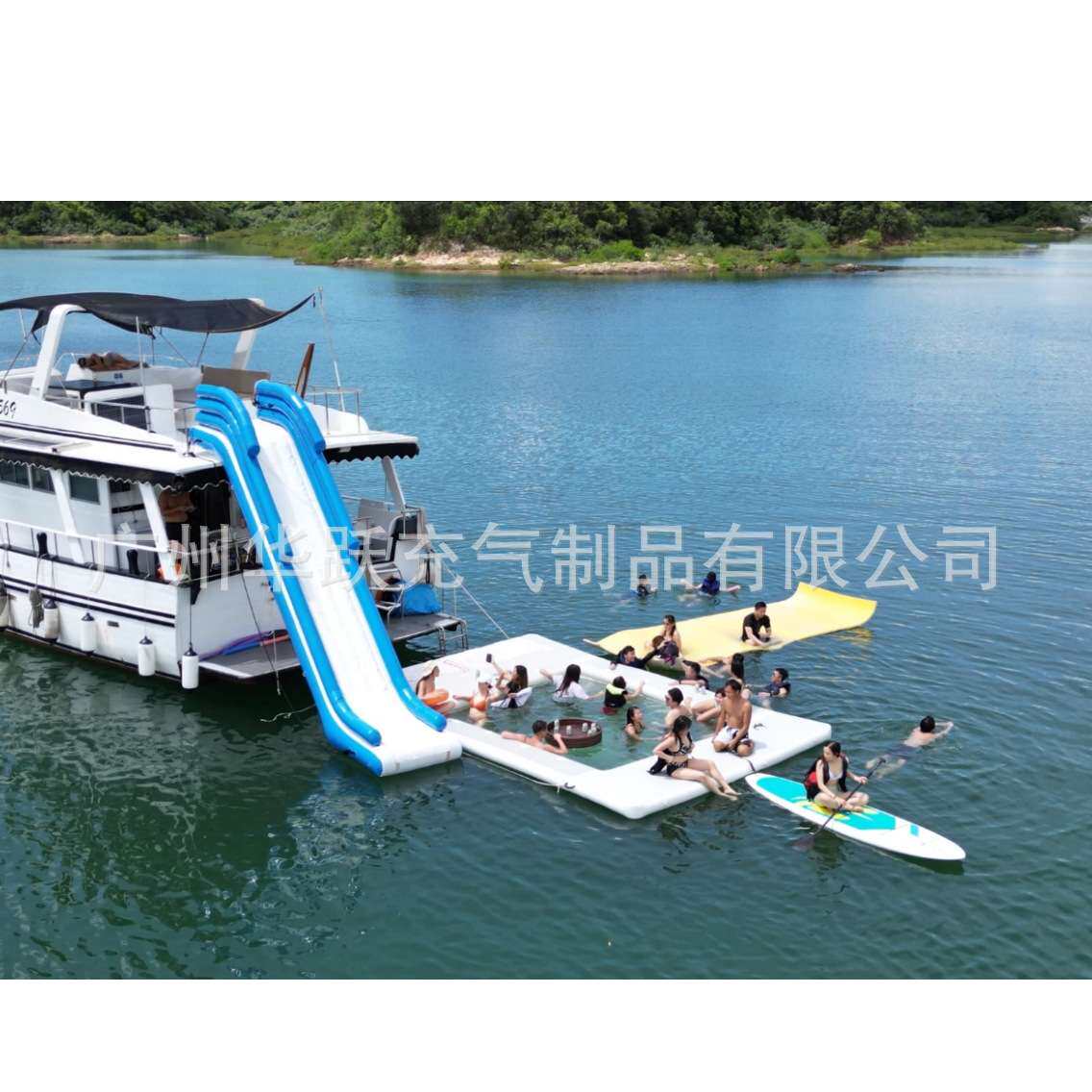 高端耐用充气水上游艇滑梯海上漂浮水池豪华游轮配套夏季游乐设备
