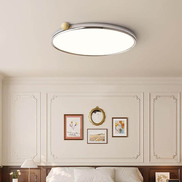 全光谱奶油风卧室眼吸顶灯铬超薄圆灯具极简护创296意奶豆主色卧