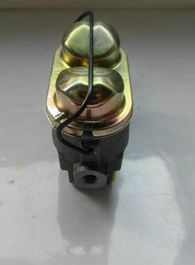 制动总泵D127519, D126695, D120090, D131596