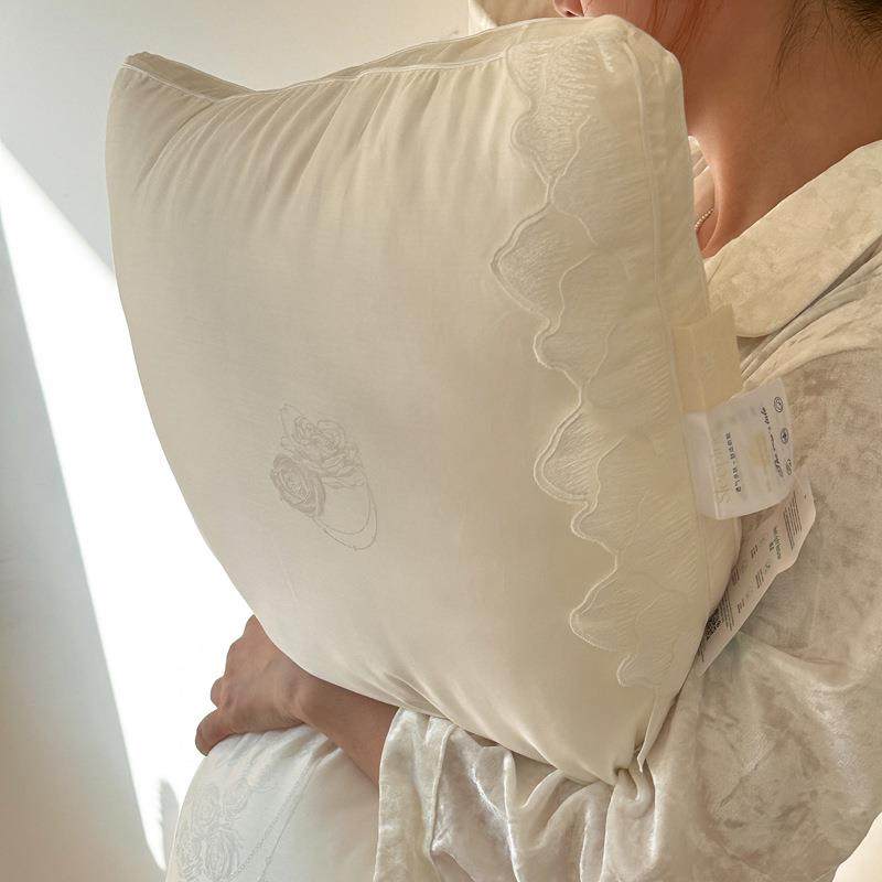 玫瑰提花美肤酒店枕兰精天丝纤维枕芯软而不塌蓬松立体舒适成人枕,电子元器件市场,其它元器件,淘宝优惠券,粉丝福利购,淘宝优惠卷