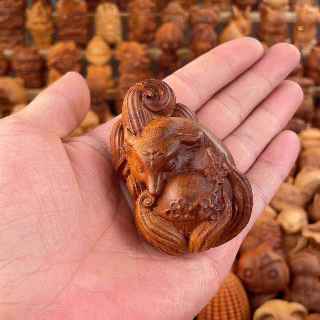 天然陈化崖柏木九尾狐实木雕刻手把件可爱狐狸创意动物文玩小摆件