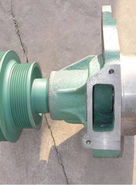 适用重汽豪瀚D7B发动机水泵总成 金王子发动机水泵 VG1062060350