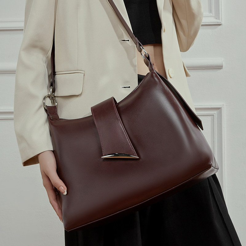 琳蒂袋鼠真皮女包大容量通勤高级感轻奢hobo包2026新款单肩斜挎包