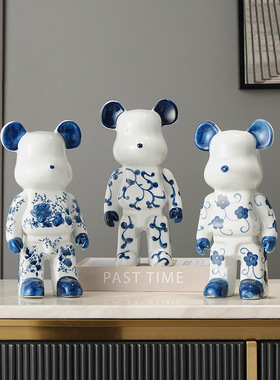 2023年新款手绘青花陶瓷暴力熊酒柜电视柜玄关乔迁新居装饰工艺礼