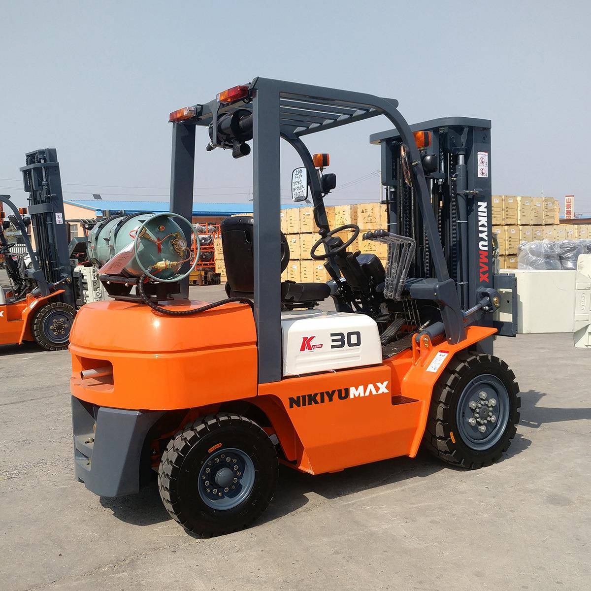 前移式3吨P吨四轮平衡重叉车带罐5汽油LPG汽燃油LG双燃料叉车内式