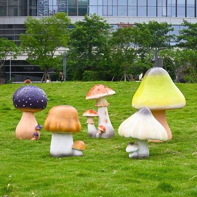 幼儿园草坪仿OAL装蘑菇摆件户外玻璃钢植物雕塑花园真小园林景区
