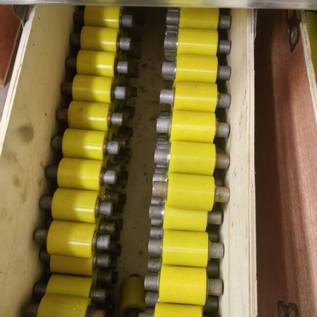 包胶滚轮轮坡机滚轮自动行走坡口口机滚轮聚氨酯胶滚轮包胶子轮