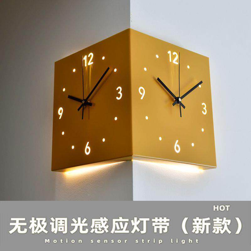 现代风格饰时尚简两约钢制静拐角转角数字镂空音面厂家直供挂钟免
