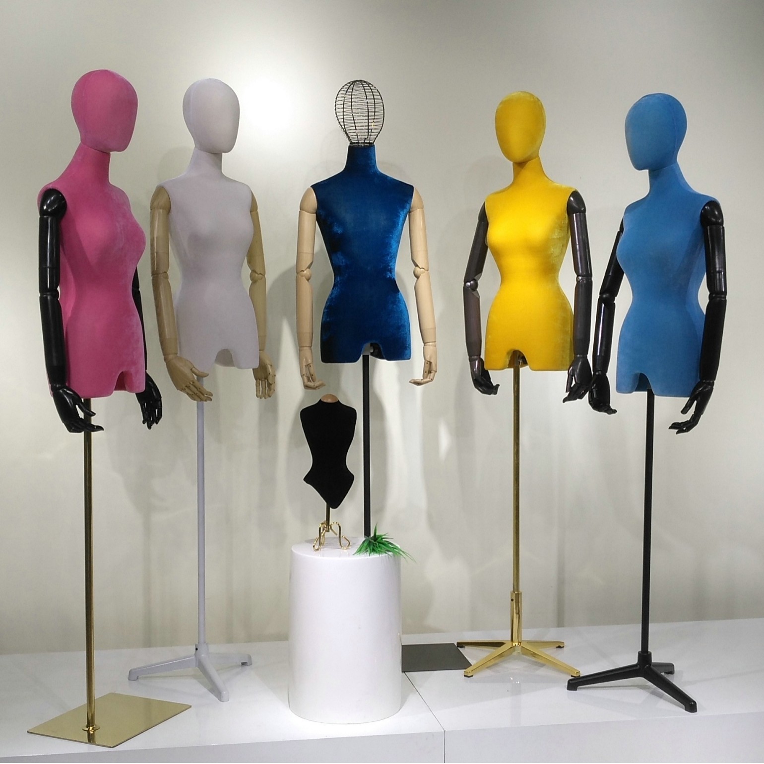 有头女模特道具服装店展示模特插针包布女半身彩色绒布模特人体