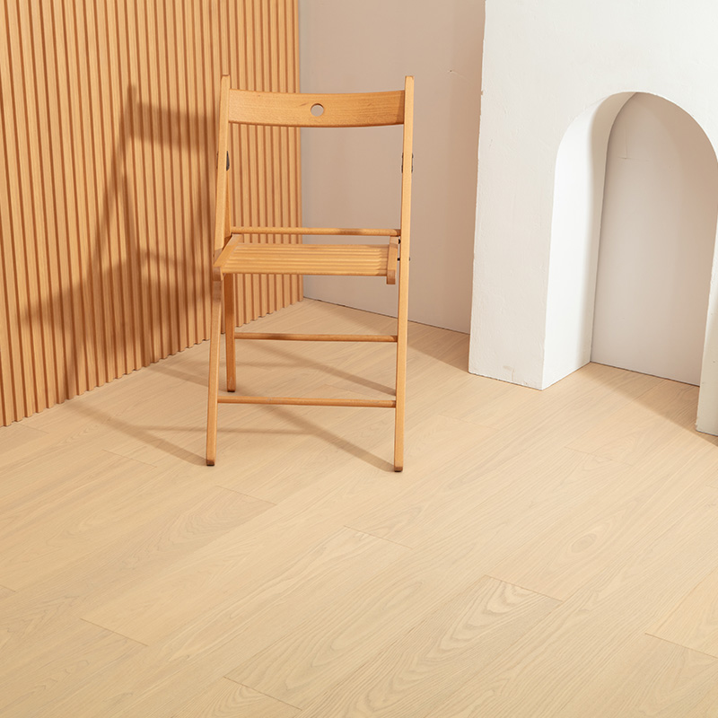 蓝琪佳尔北美白蜡木多层实木复合地板抗油污面孕婴可用环保ENF级