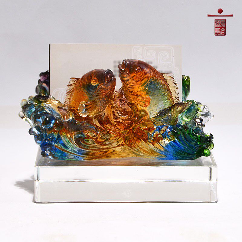 夏尚逸典琉璃鱼锦鲤工艺品定制商务礼品办公室桌上刻字名片座摆件
