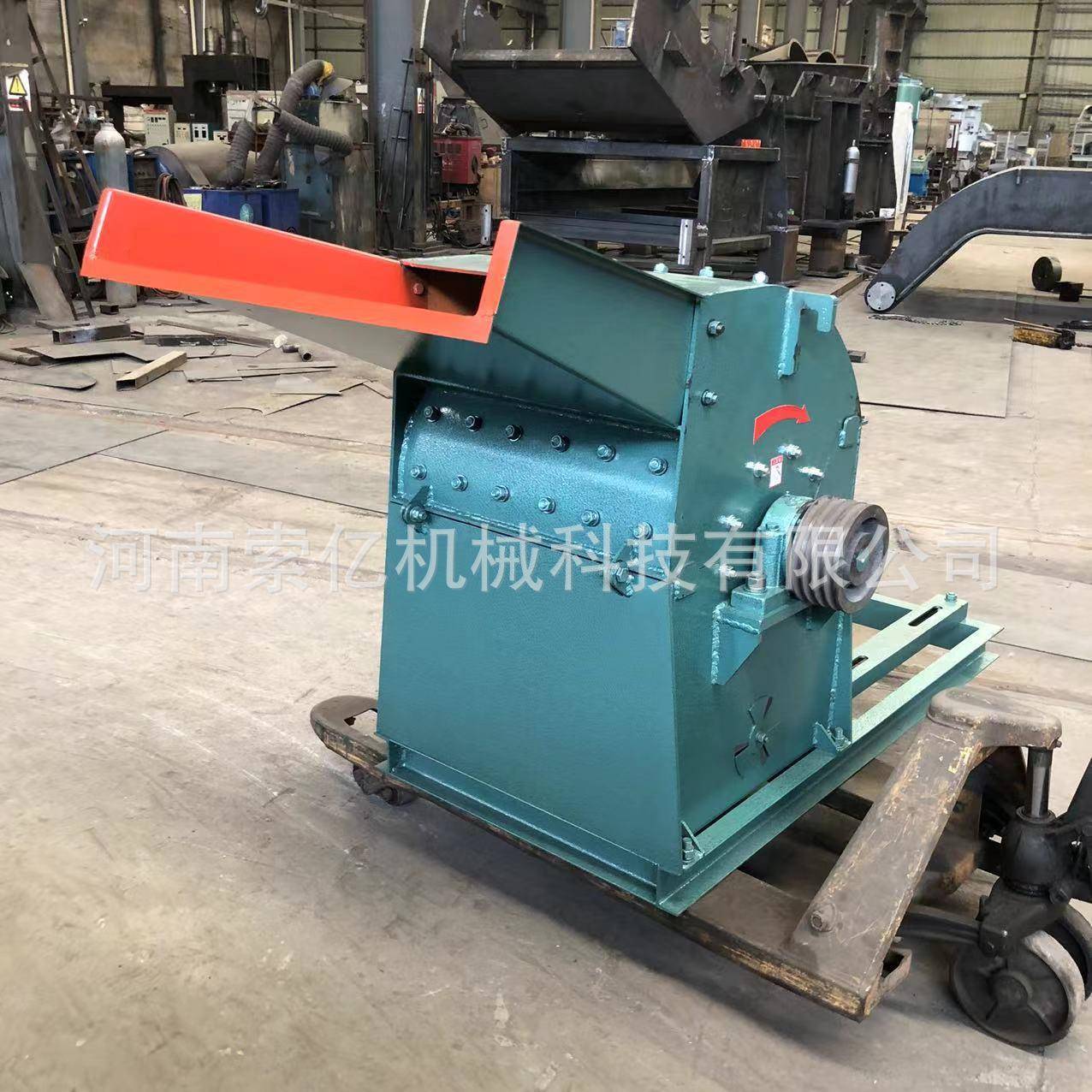 机柴油移动型木材粉碎林园树枝树墩锯末粉机果YVR碎树树枝粉碎机
