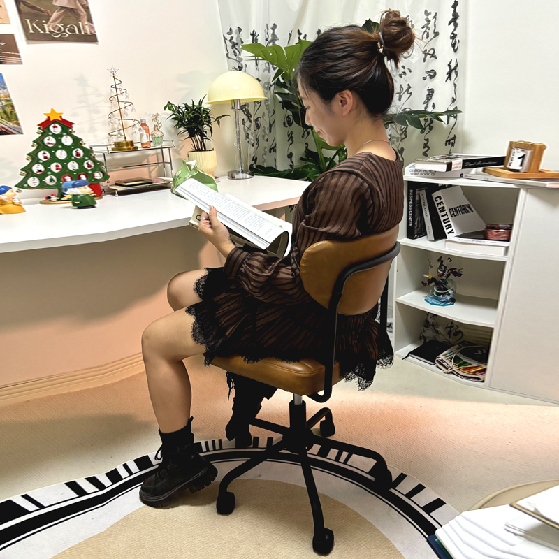 复古皮质小户型不占空间无扶手电脑椅子久坐办公家用卧室书桌椅