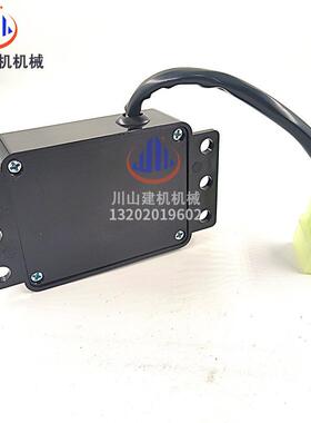 /挖掘机斗山大宇150/202/215225/30-5-7雨刮计时UKX器控0制器0004