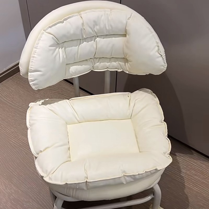 万向轮云朵小滑轮小矮凳家用儿童靠背椅学步凳可旋转换鞋椅子