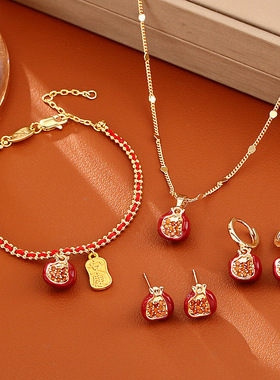 新年红色石榴锆石项链高级感时尚