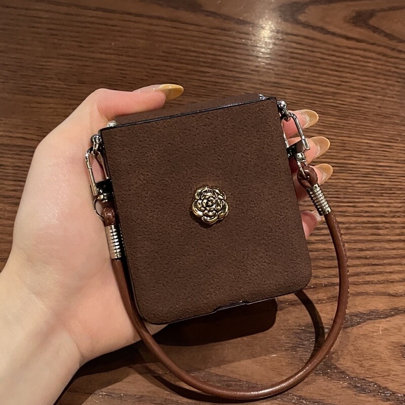 适用华为pocket2手机壳荣耀MagicVFlip山茶花月坑纹Purax折叠屏小米MixFlip2全包三星Galaxyzflip7/6/5FE挂绳