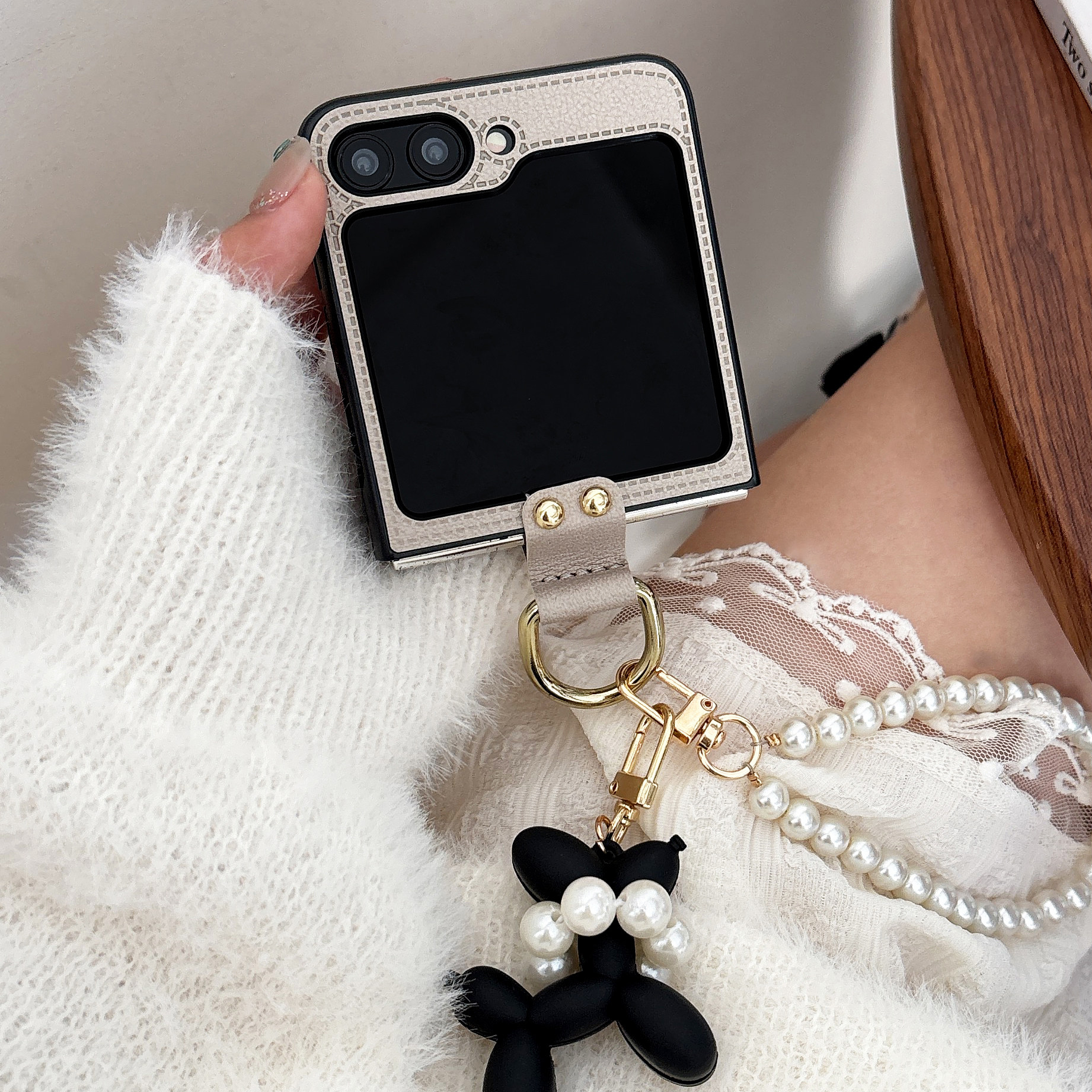 适用三星galaxyzflip5手机壳新款 z flip6指环扣珍珠手提flip3保护套Z Flip7 FE小折叠屏防摔zflip4女款W23