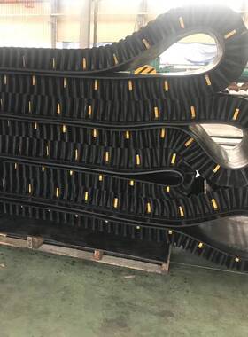 倾角边输送带加宽电裙厂爬阻燃工业用大尼龙橡胶传送坡带输UPU送