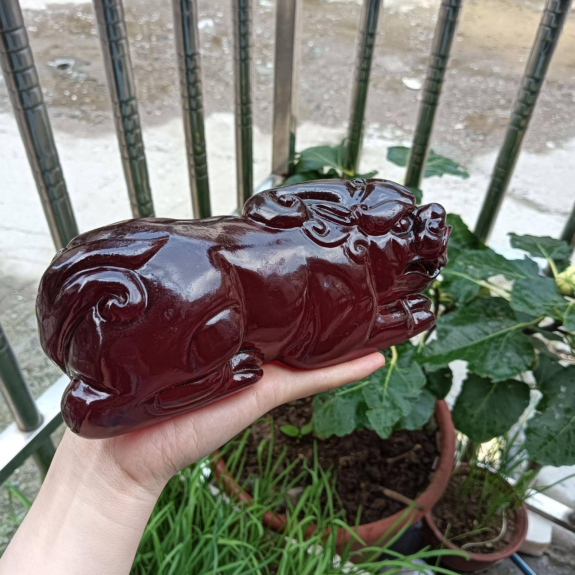 厂家仿琥珀貔貅家居摆设仿蜜蜡血泊貔貅摆件工艺品