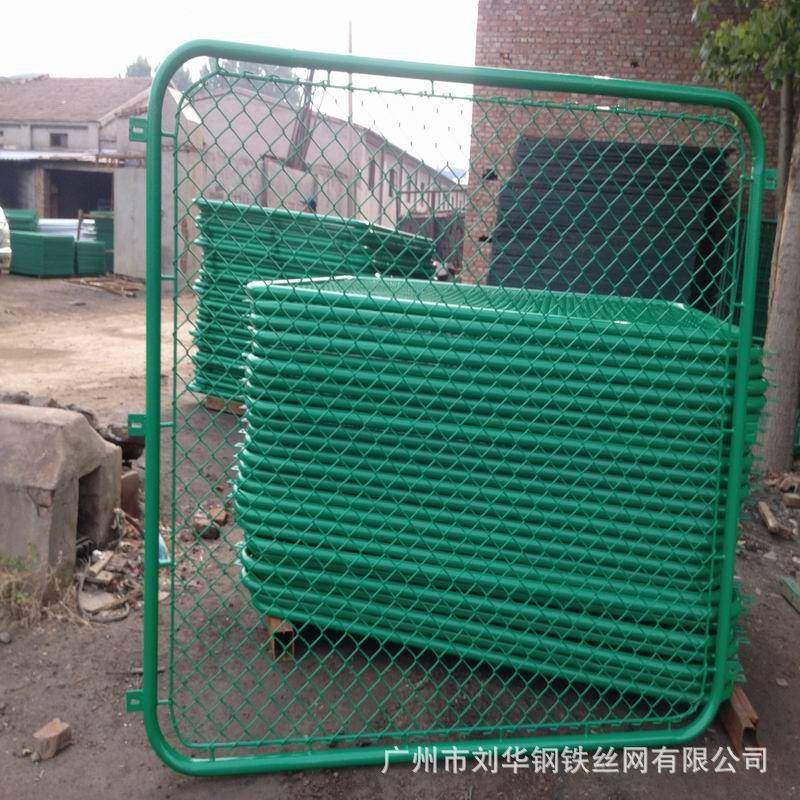球场围网学校育场护栏网IVL笼围式体足球场网厂直家销