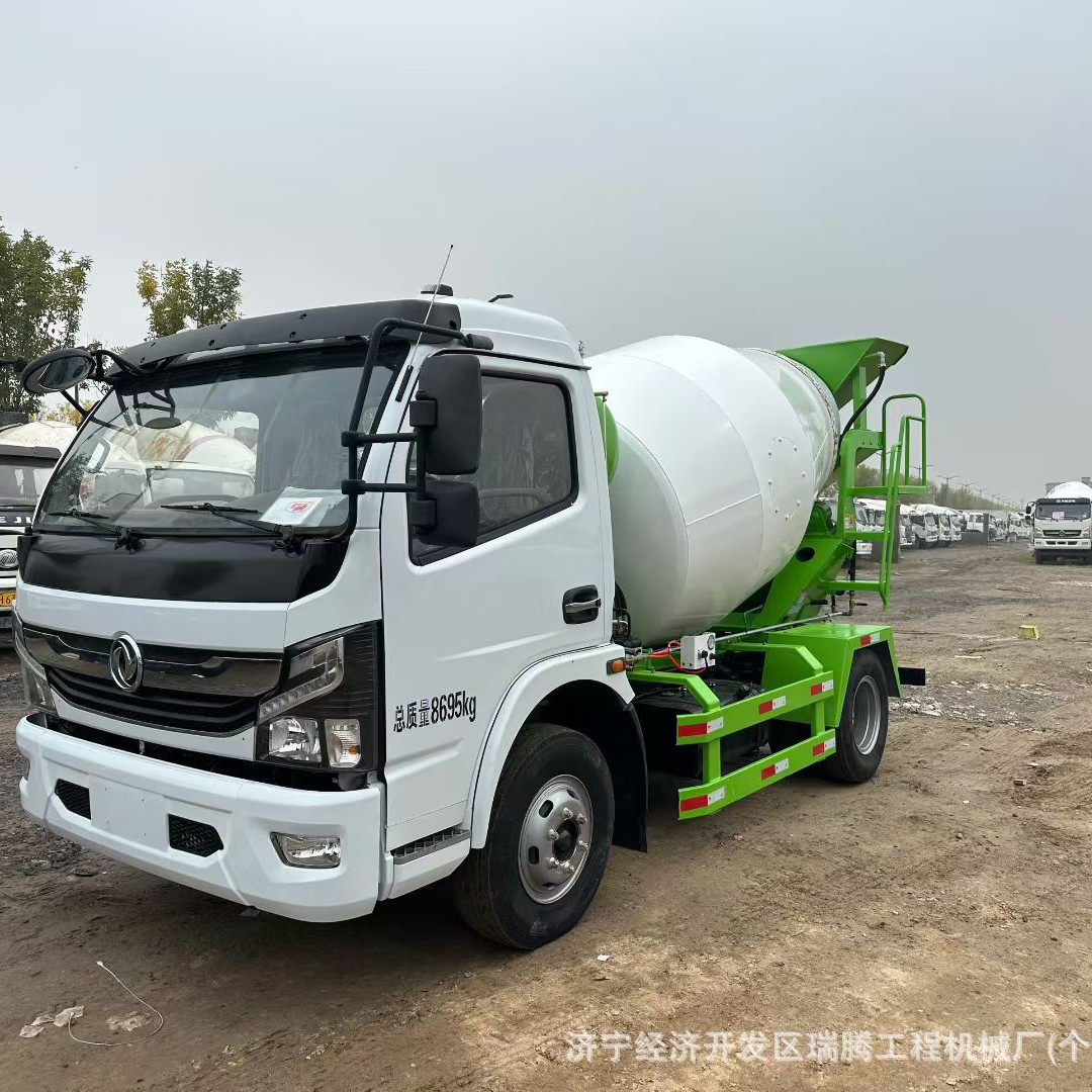 国六东风搅拌车可落户 5-8方承载量大运输混凝土搅拌车
