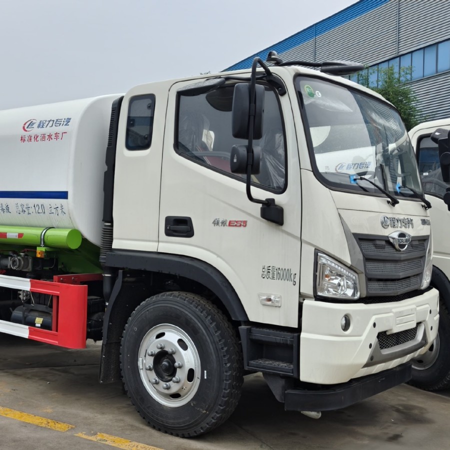 东风新式30米雾炮洒水车