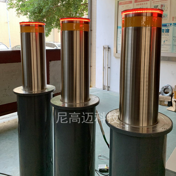 成都电动伸缩路桩 液压升降柱活动路桩 LED警示灯发光智能升降柱