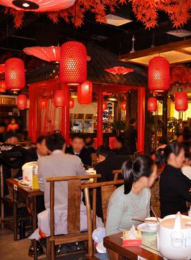 风中式吊灯中国红色装饰创仿意个性红色吊灯入户LTH古吊灯门口灯