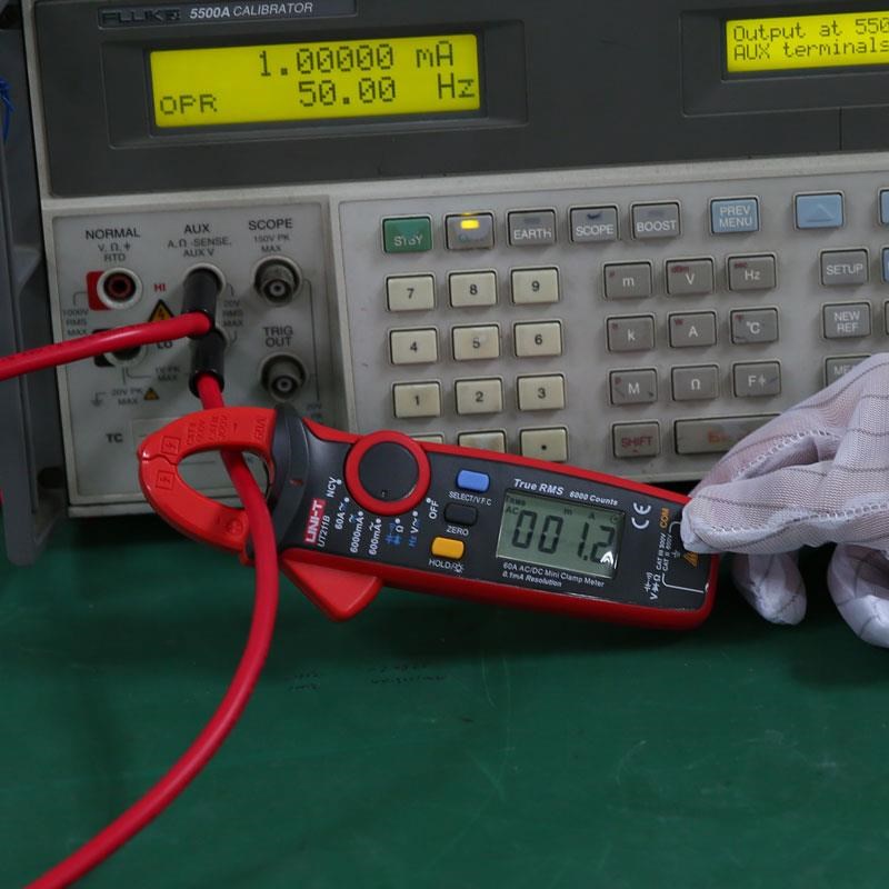 优利德UT210E高精度迷你数字钳形表电工交直流电流毫安防烧钳流表