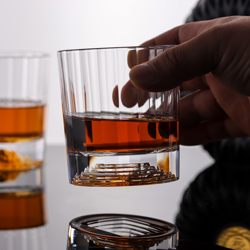 创意竖纹水晶玻璃杯威士忌冰球杯手工古典洋酒杯家用绿茶杯泡茶杯