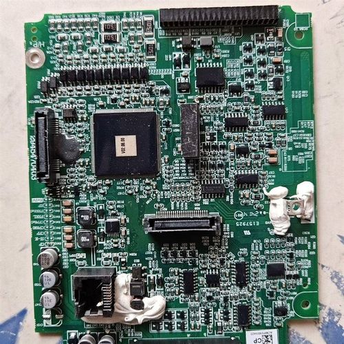 出一张拆机的台达VFD185cP43B一21型用主板。板子成