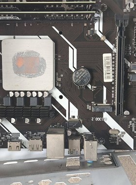 尔英G613主板 搭配i7-11800H处理器 单主板加挡板