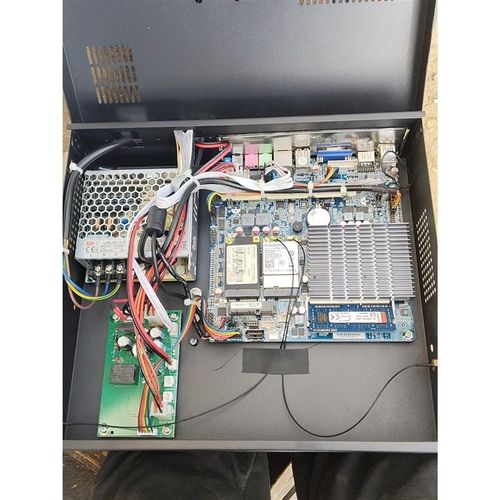 研域工控 主板 ITX-M56 j1900 ,成色品相如图,