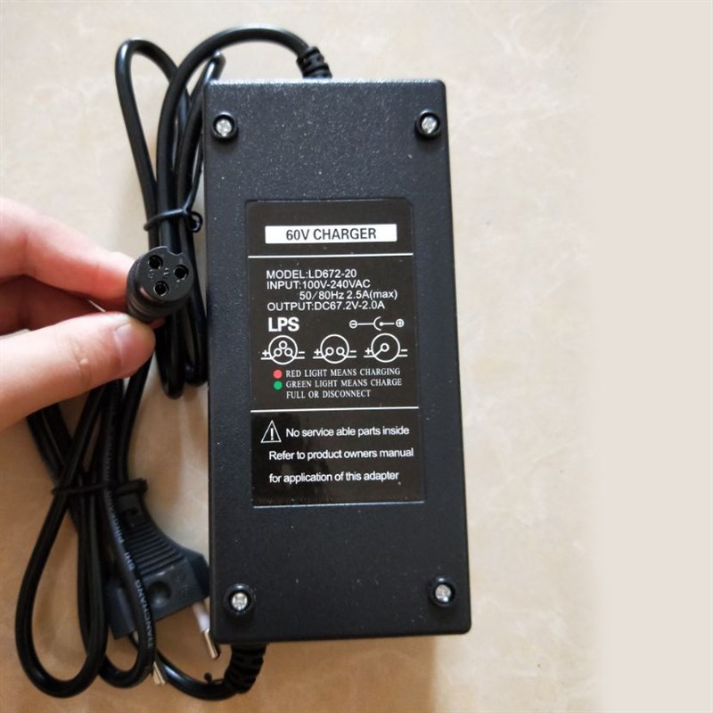 电动车充电器V0伏7.2圆头三孔哈雷原装航空头H骏诺锂电冲