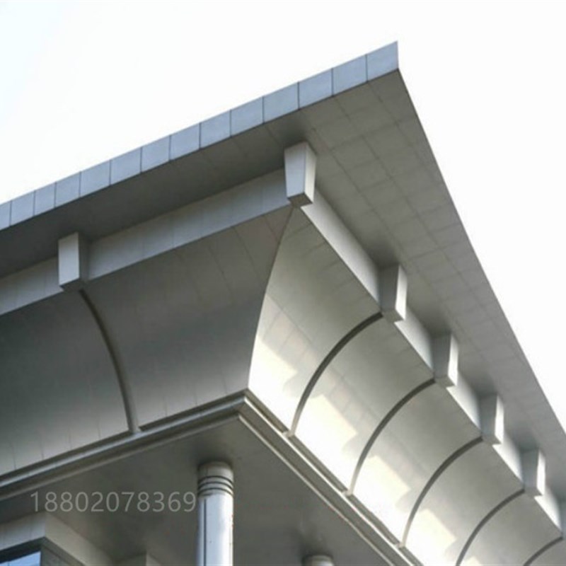 条形铝单板弧形木纹铝单板 定制造型雕花 冲孔铝单板厂家供应生产