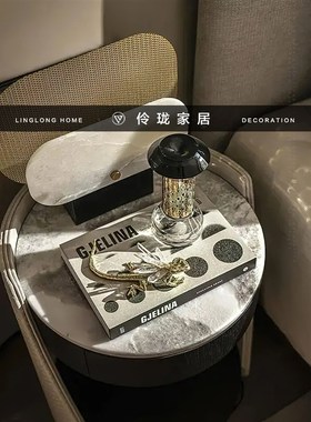 样板房窗台卧室床头柜组合装饰品摆件水晶台灯装饰书客厅茶几香薰