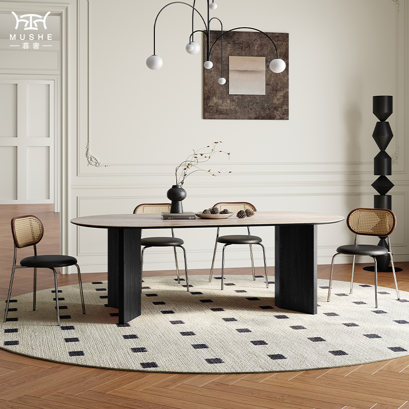 暮奢轻法式复古实木餐桌洞石岩板小户型现代椭圆形设计师餐桌