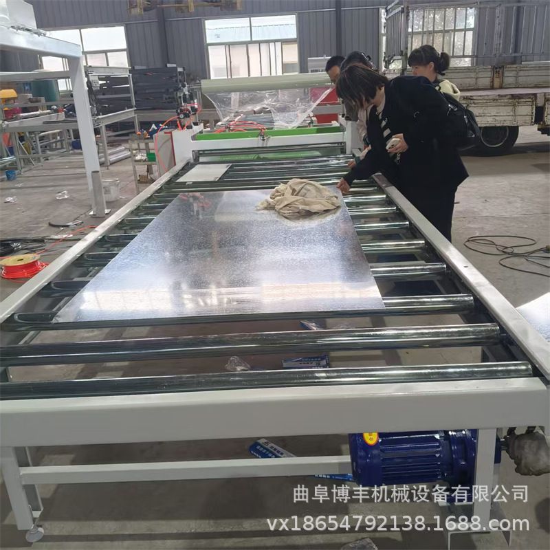 烤漆门板自带胶牛皮纸贴纸机 不锈钢板覆膜机 小型uv高光板贴膜机