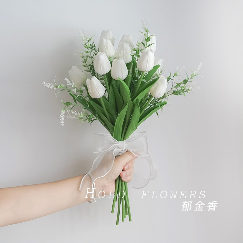 郁金香花束森系手捧花仿真桌花新娘伴娘婚纱家居拍照领证道具假花