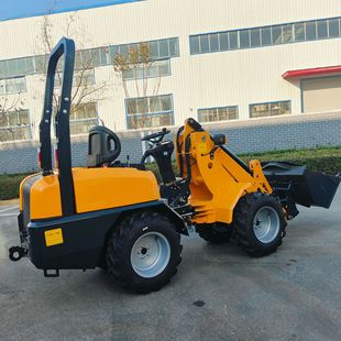 Telescopic Handler HT180农场清运铲车 沙石土方装卸搬运车