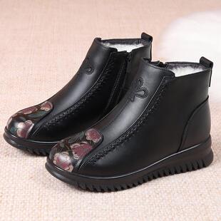 高档冬季妈老妈棉鞋真皮羊毛鞋中年平底防滑女中年加绒鞋保暖短靴