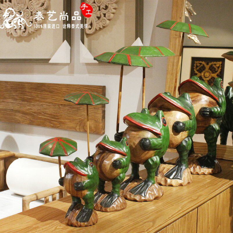 泰国木雕招财打伞青蛙实木复古客厅书桌招财摆件实体店铺创意摆设