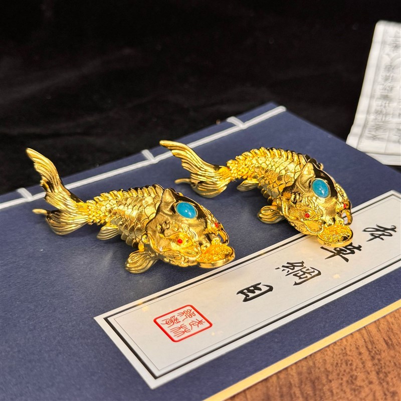 2024年新款合金锦鲤金鱼龙鱼中式手工雕刻招财龙年家居摆件手把件