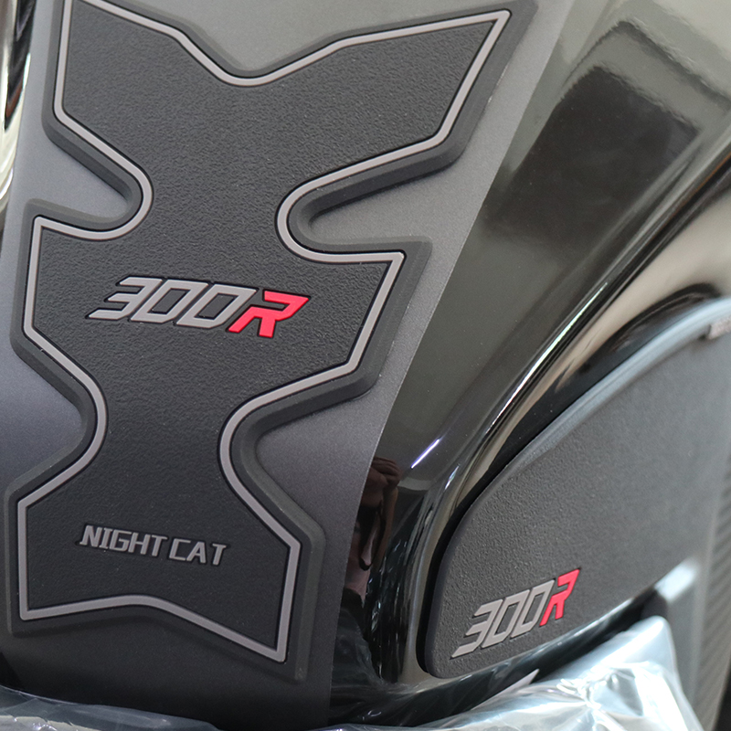 无极300R改装油箱贴300RR鱼骨贴防滑贴防刮花油箱盖贴油箱侧边贴