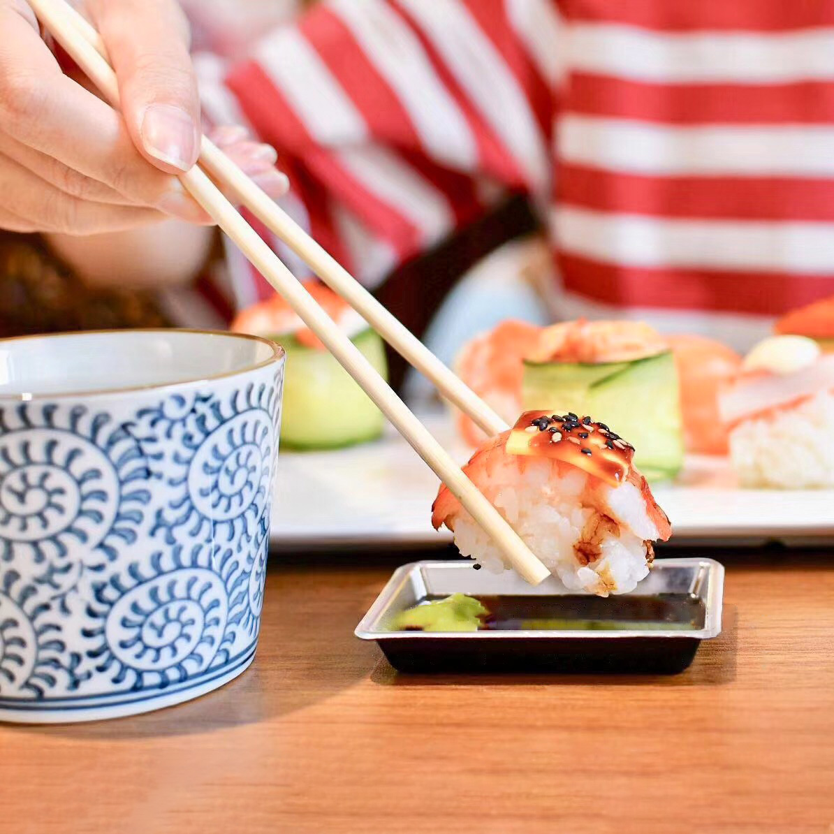 一次性酱油碟托盘寿司盒子芥末料理调味碟子酱料醋调味盒味碟塑料