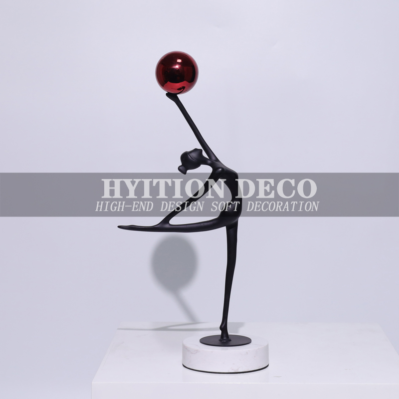 现代创意体操舞蹈托球人物摆件样版房间玄关售楼处大堂隔断饰品