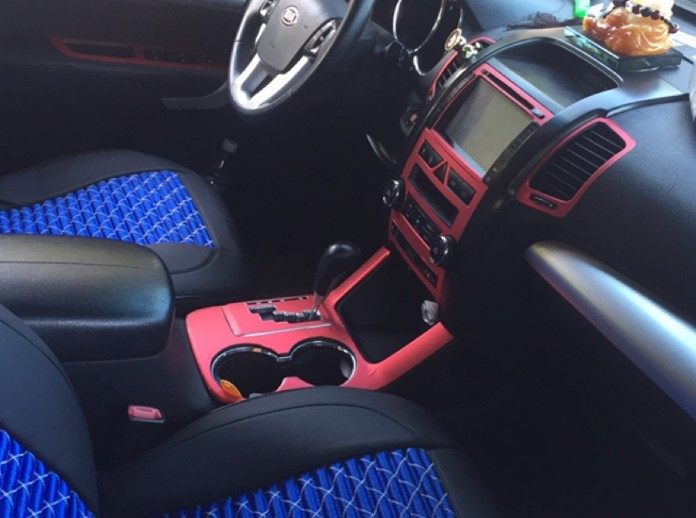 起亚索兰托内饰改装件碳纤维贴纸改色膜成品保护膜贴纸09/12款用