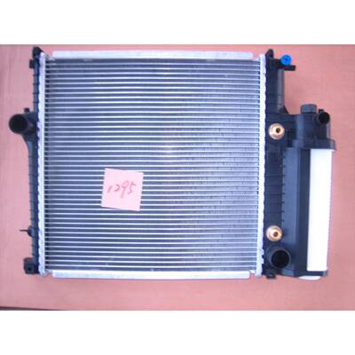 1723528进口华晨91年3系E30E36 318i汽车散热器水箱配件水室机冷