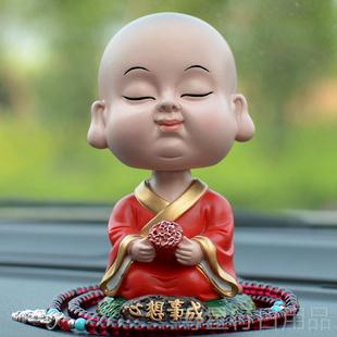 正品汽车摆件可爱男女个性意摇头卡通公仔车内载车娃创装娃饰用品